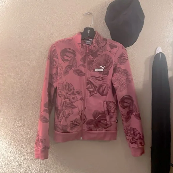 Sporty Puma jacket - Picture 1 of 4